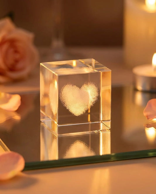 Mini cube en cristal transparent avec cœur 3D sculpté à l'intérieur, 4 cm — décoration et cadeau original Lune de Cœur