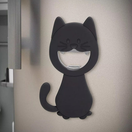 Ouvre-bouteille Katy fixé sur réfrigérateur grâce au magnétisme