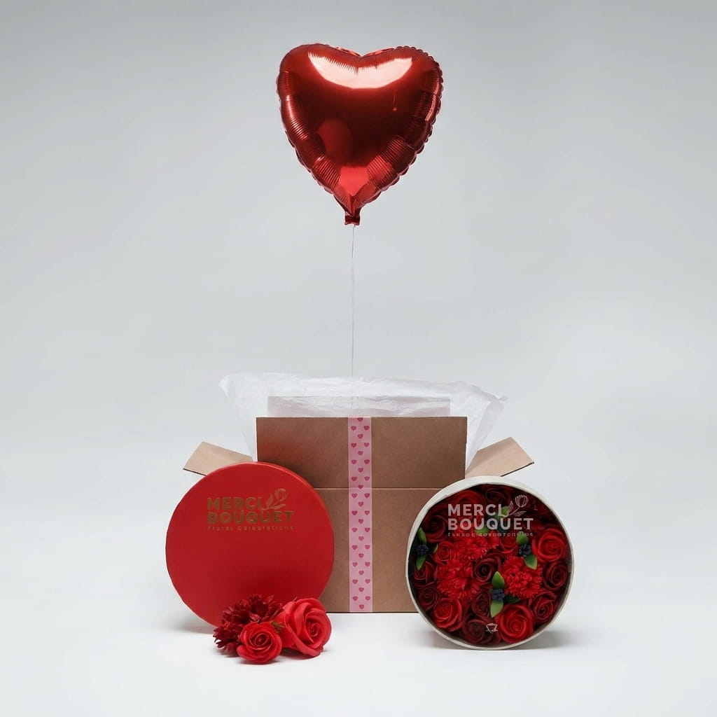 Bundle ballon coeur rouge et coffret roses rouges savon cadeau romantique