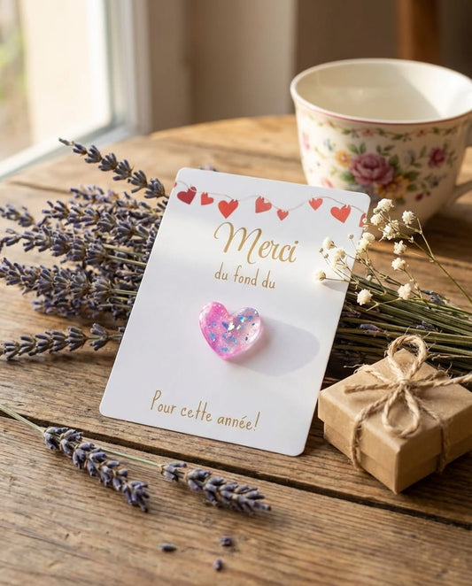 Carte Merci avec cœur en résine rose pailleté