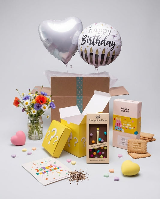 Box anniversaire surprise Lune de Cœur avec carte joyeux anniversaire et gourmandises