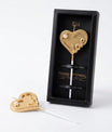Bougie cake topper en forme de cœur doré avec inscription "love" et perle nacrée, dans coffret noir et or — décoration anniversaire chic Lune de Cœur